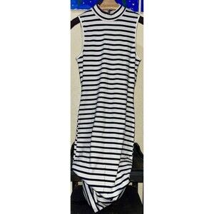Monteau From Los Angeles black And white Striped pencil Dress - Size Medium